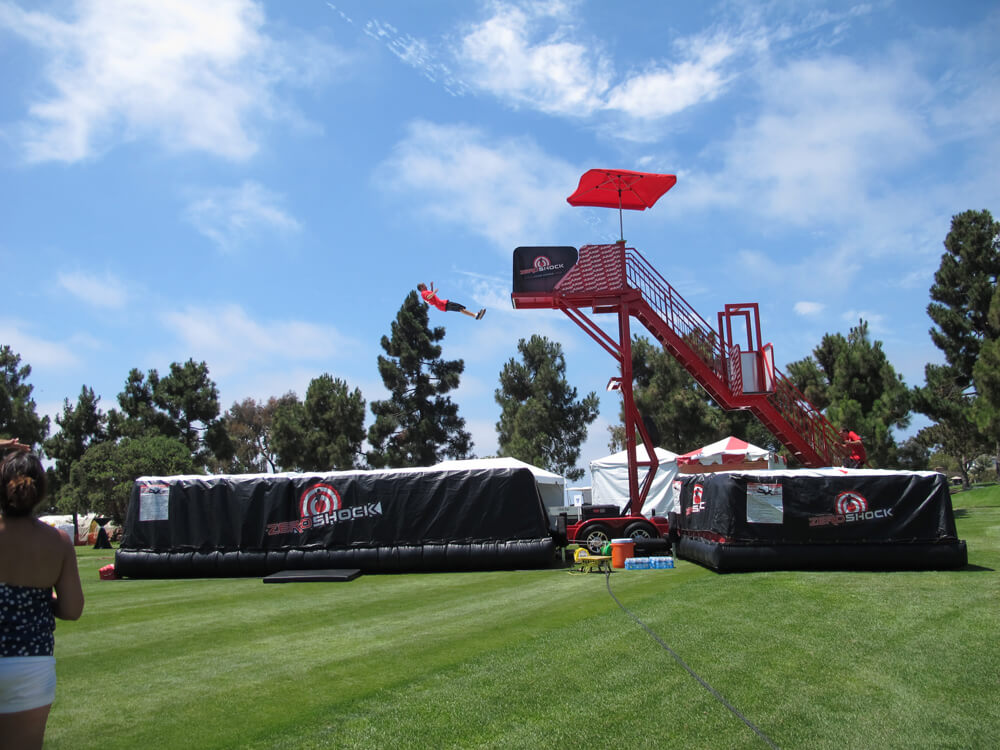 Zero Shock platform with two inflatable stunt bags